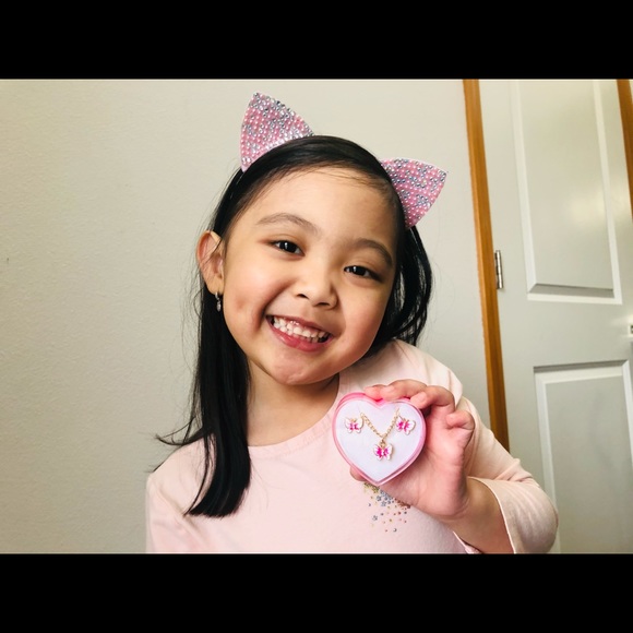 ⚠️SOLDOUT⚠️Adorable Pink Butterfly Jewelry Set - Picture 4 of 4